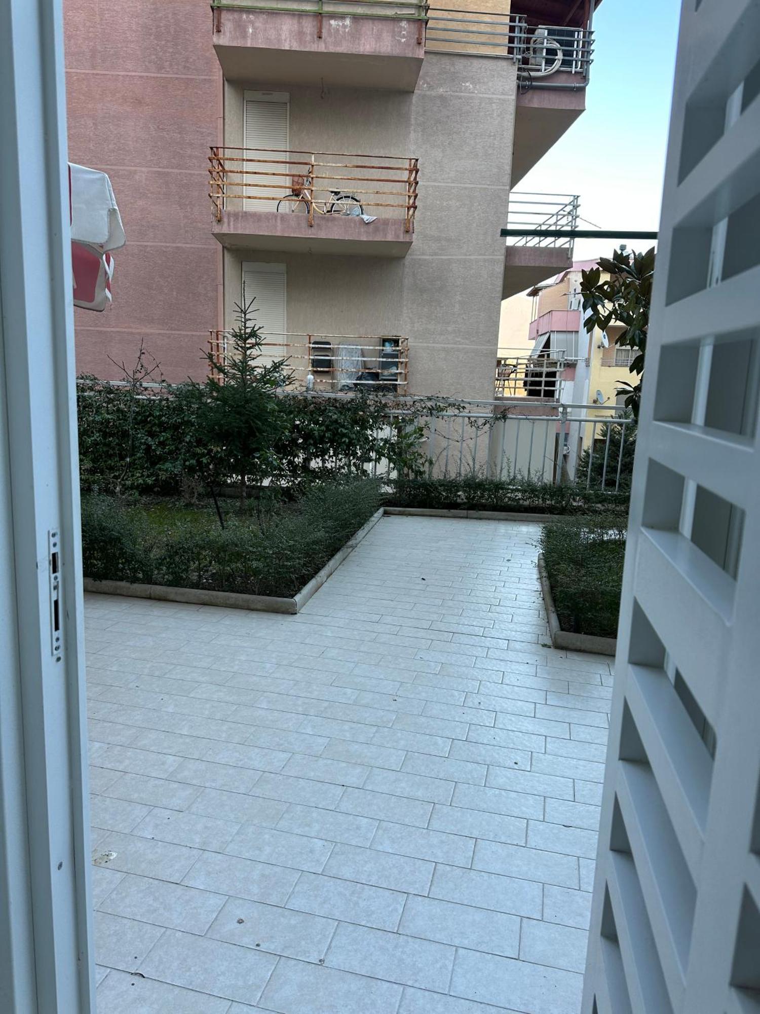 Dry Lake Apartment Tirana Exterior photo